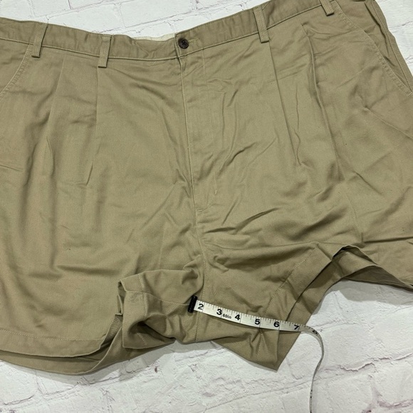 ROUNDTREE & YORKE Men’s Khaki Shorts in size 52 GUC - Picture 3 of 7